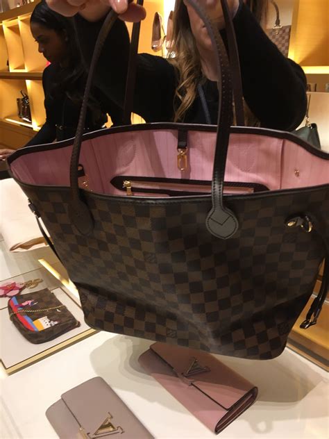 inside louis vuitton neverfull bag|Louis Vuitton Neverfull original.